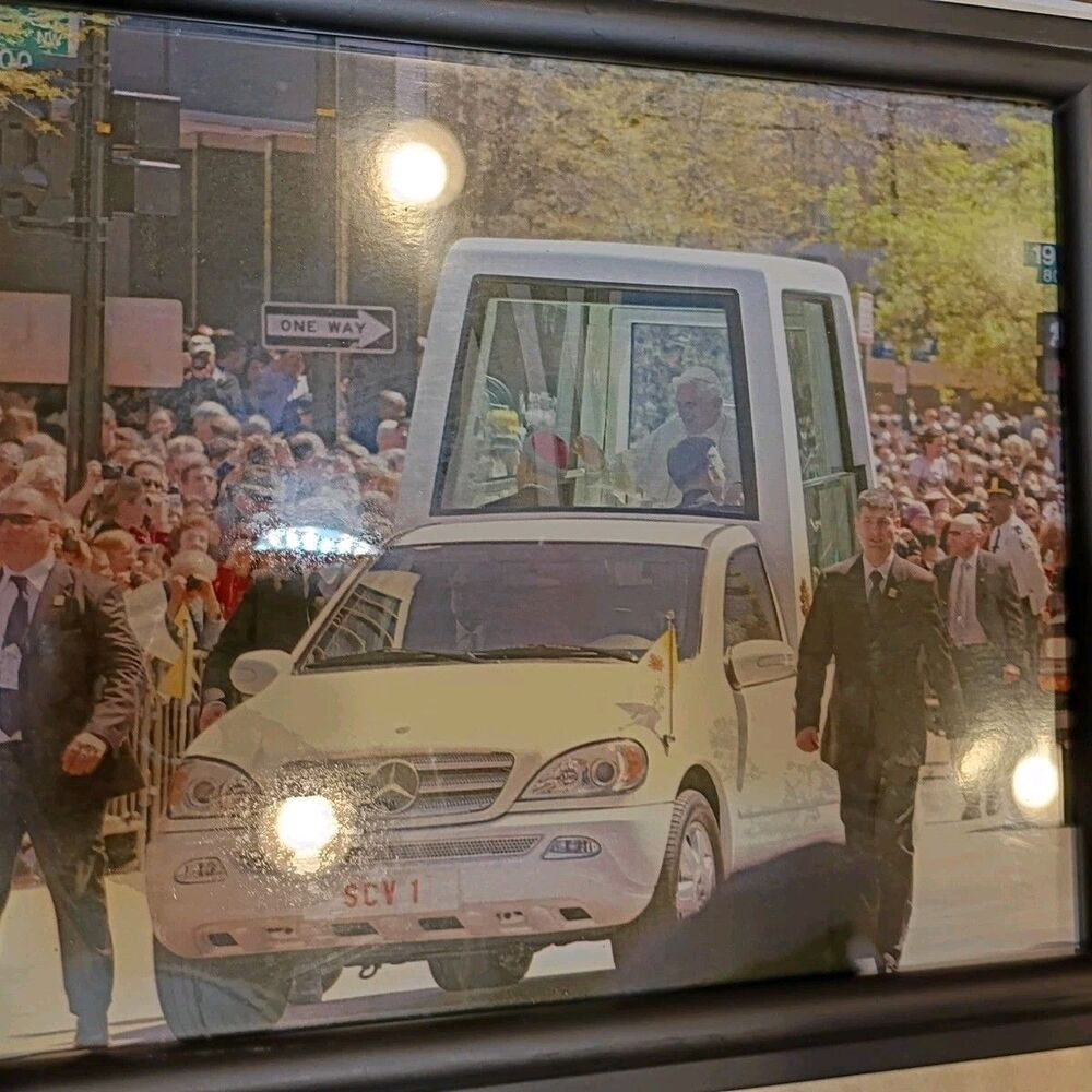Rare Pope Photo Print in Damaged Frame 8 By 10